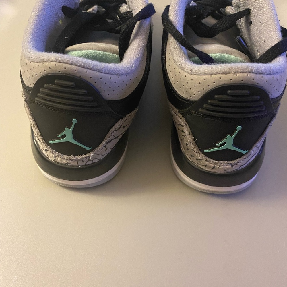 Jordan 3 - Picture 2 of 2